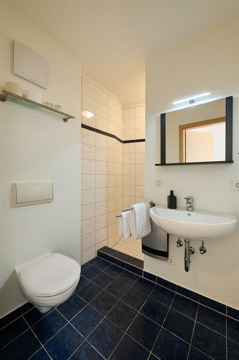 Foto van een standaard badkamer